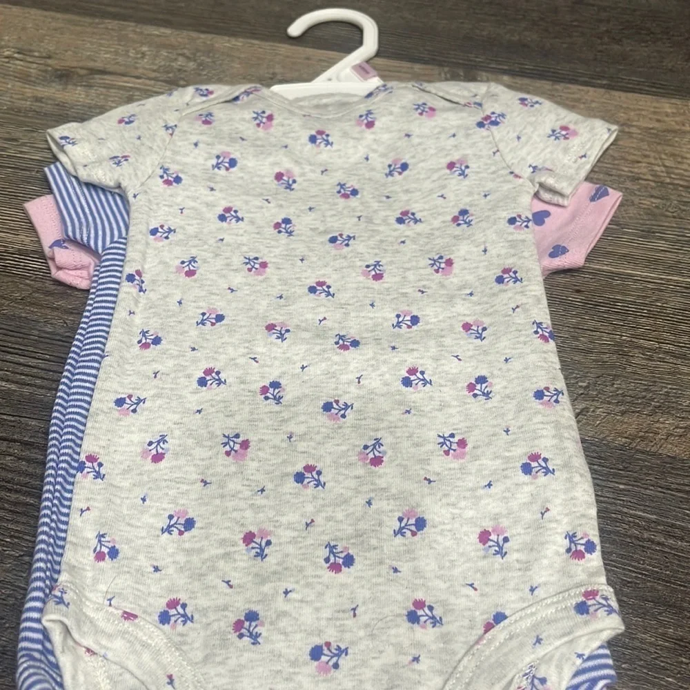 3 pc carter’s baby bodysuit